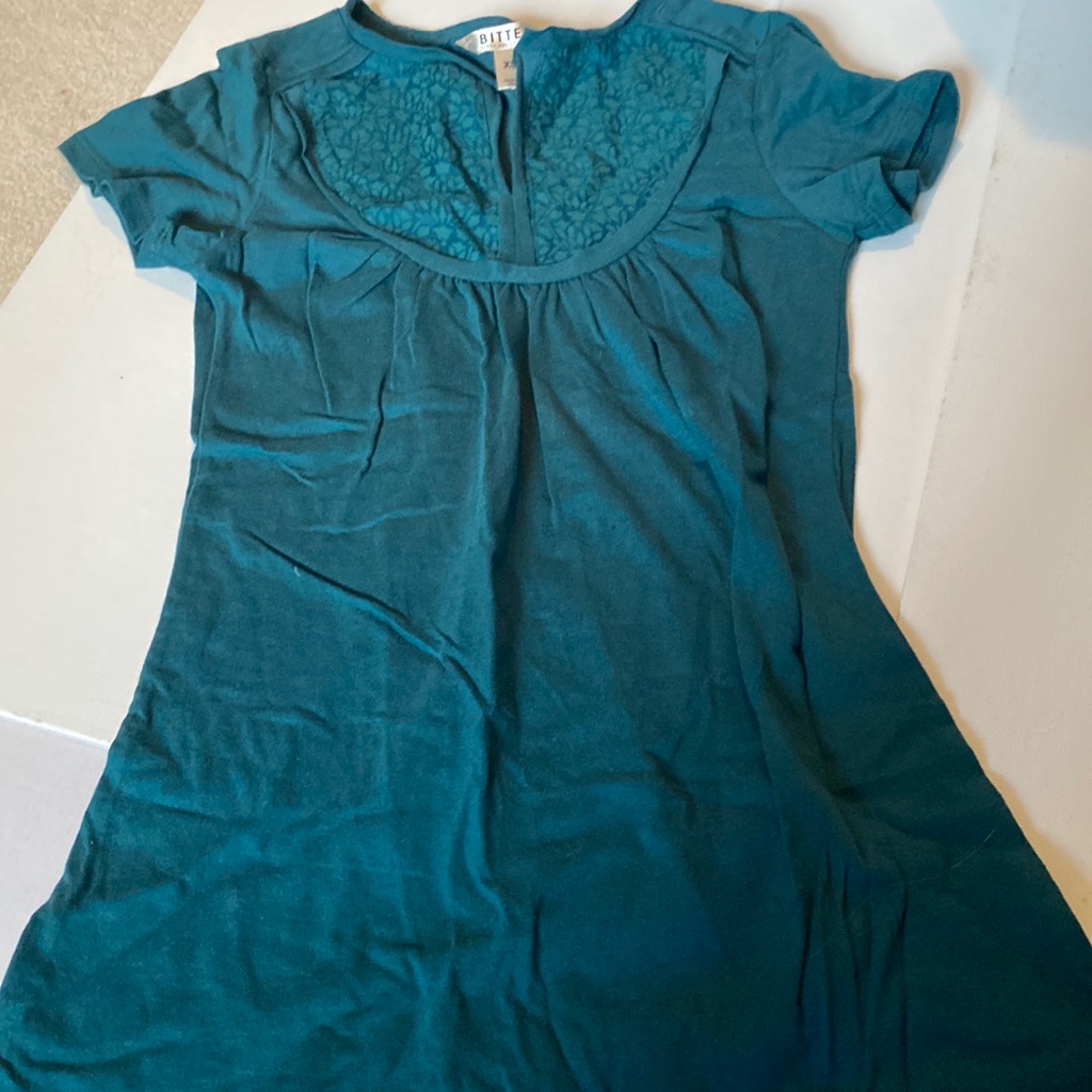 Bitten Hunter Green Top